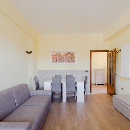 Le Rondini Apartment, 5 Persone, 2 Balconi, Policlinico Tor Vergata E Casilino Rome Luaran gambar
