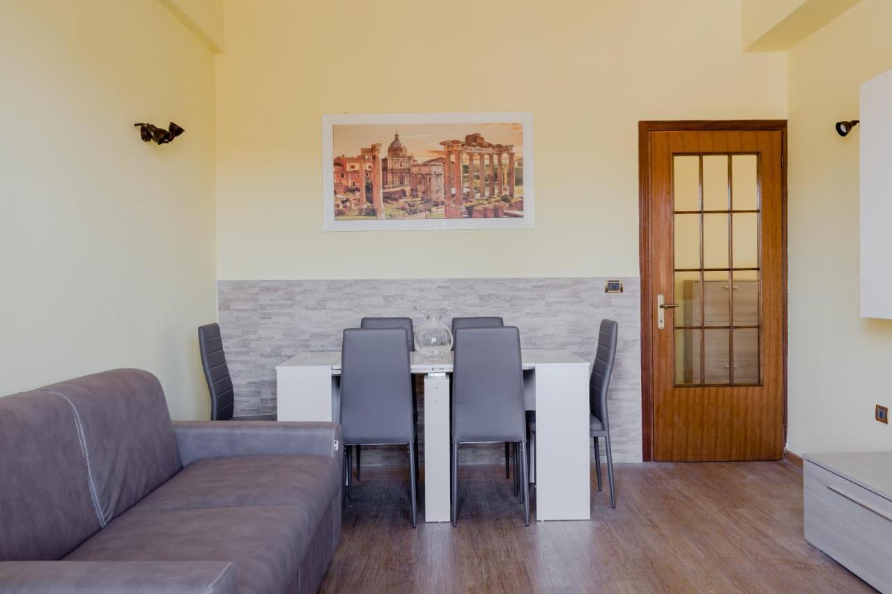 Le Rondini Apartment, 5 Persone, 2 Balconi, Policlinico Tor Vergata E Casilino Rome Luaran gambar
