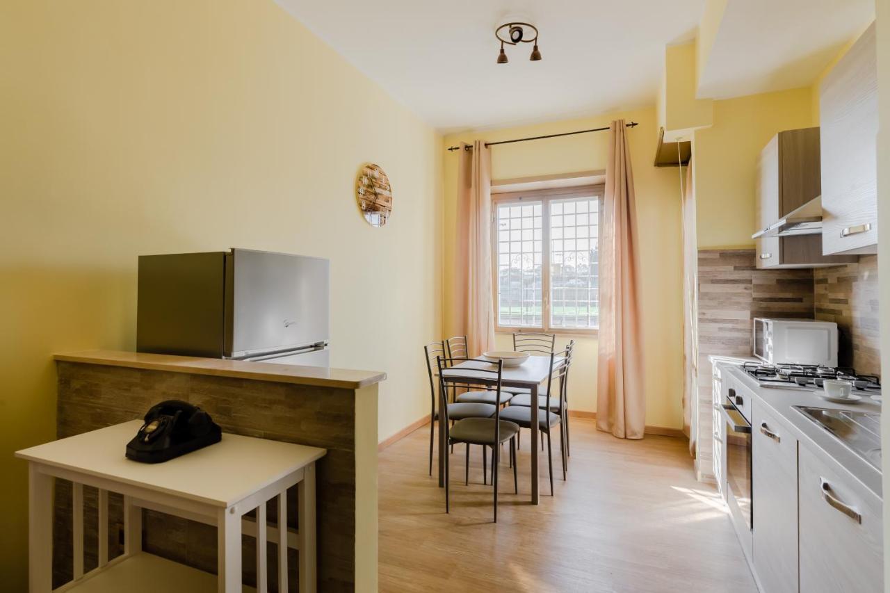 Le Rondini Apartment, 5 Persone, 2 Balconi, Policlinico Tor Vergata E Casilino Rome Luaran gambar
