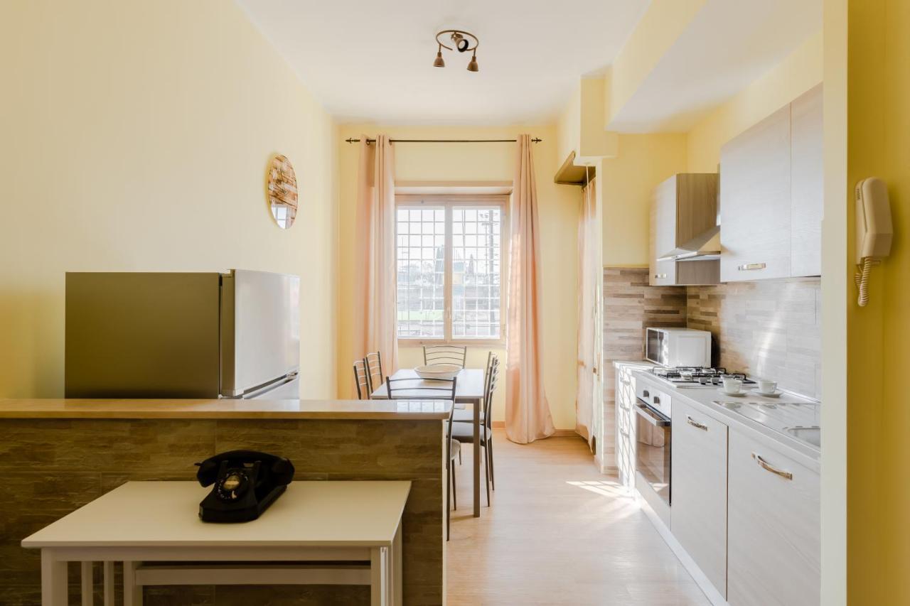 Le Rondini Apartment, 5 Persone, 2 Balconi, Policlinico Tor Vergata E Casilino Rome Luaran gambar